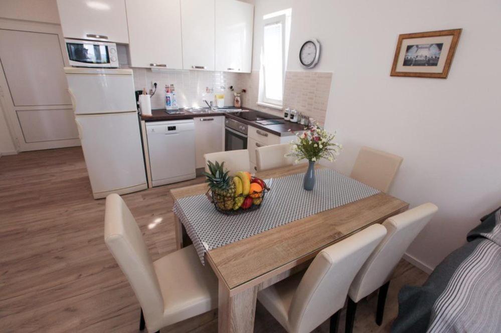 Apartments Luka Rogoznica  Εξωτερικό φωτογραφία